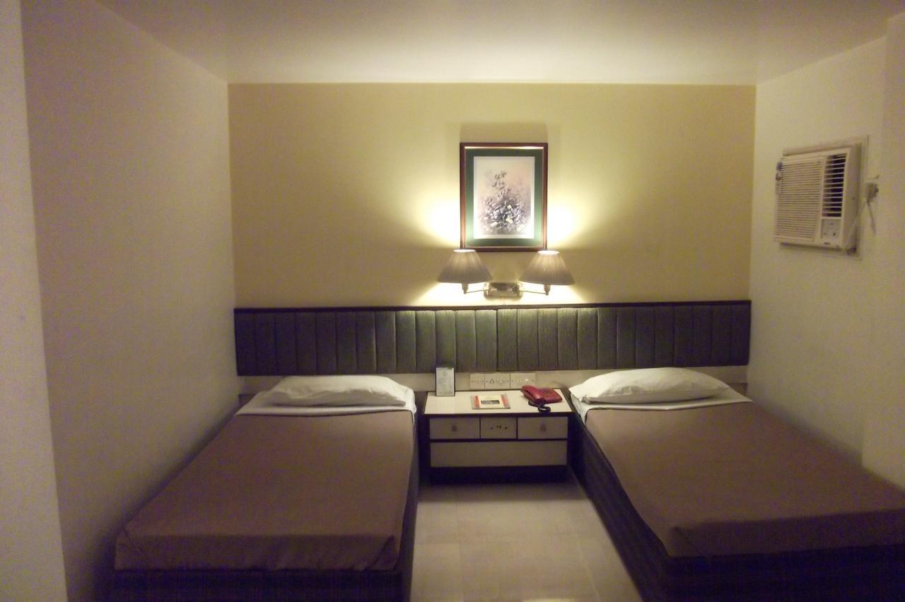 Hotel Bluehill Bhavnagar Buitenkant foto