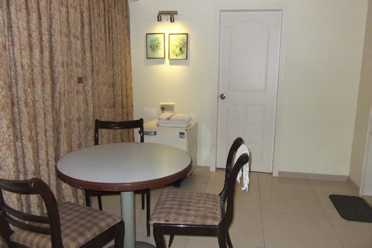 Hotel Bluehill Bhavnagar Buitenkant foto