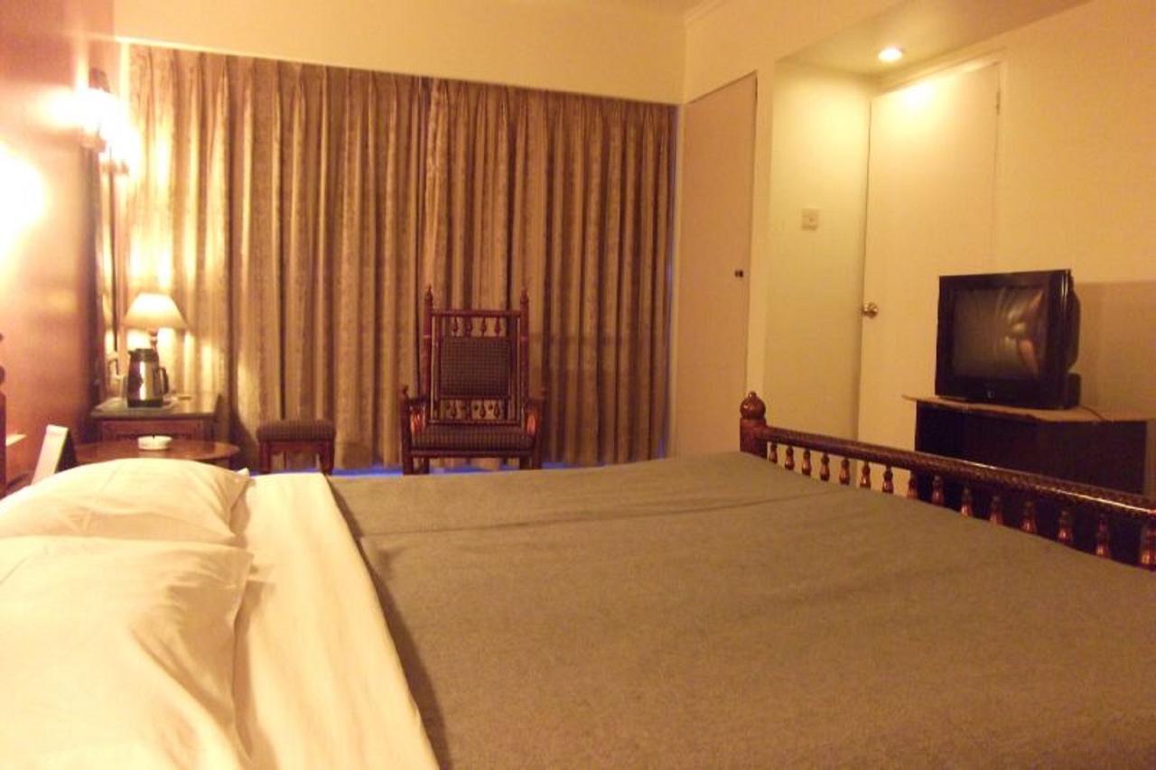 Hotel Bluehill Bhavnagar Buitenkant foto