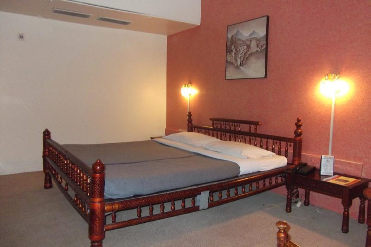 Hotel Bluehill Bhavnagar Buitenkant foto