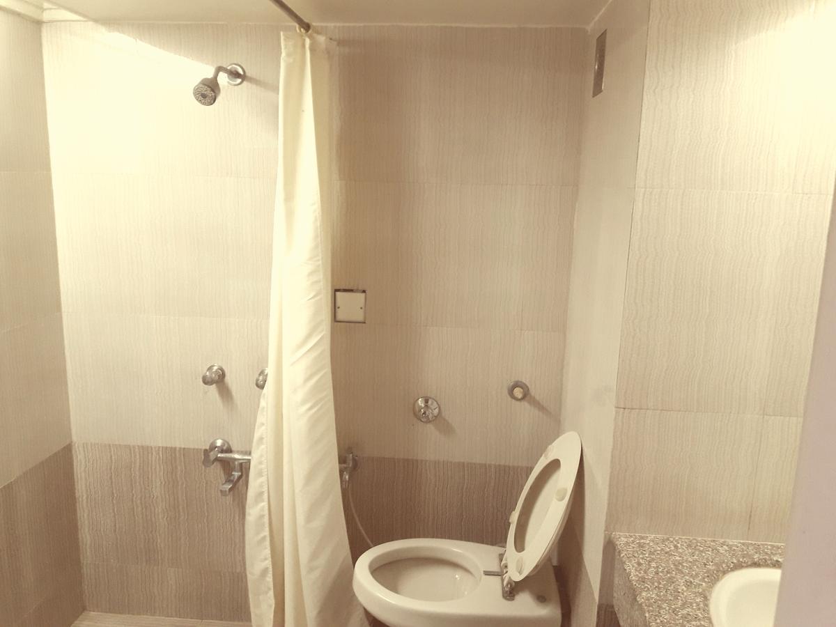 Hotel Bluehill Bhavnagar Buitenkant foto