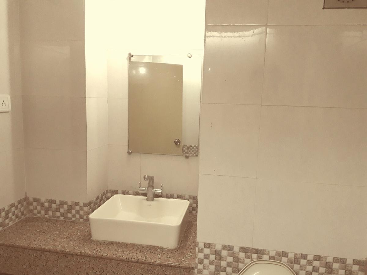 Hotel Bluehill Bhavnagar Buitenkant foto