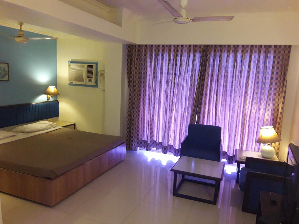 Hotel Bluehill Bhavnagar Buitenkant foto