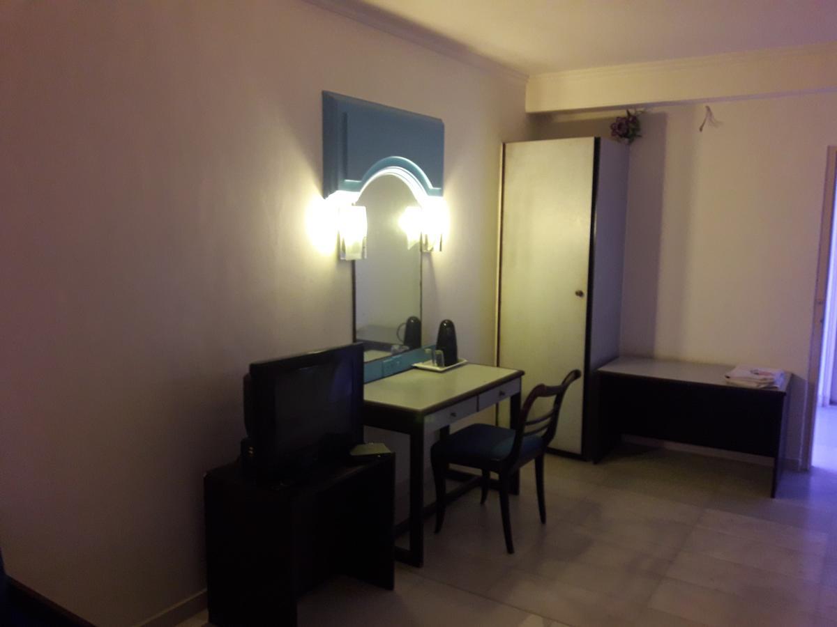 Hotel Bluehill Bhavnagar Buitenkant foto